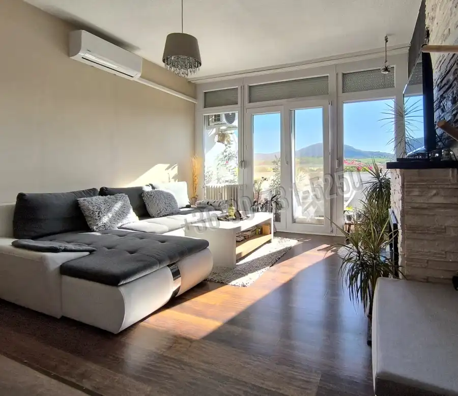 eladó panellakás, Eger